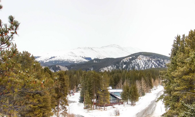 Warrior's Mark Condo | Mark IX #6: Outstanding Location - Close to Town and Slopes - Free Shuttle