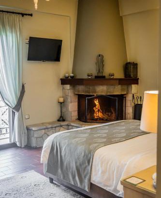 Kalavrita Apartment | MARON ΙΙ με τζάκι