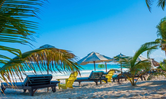 Zona Hotelera Villa | Marrakech Beachfront Villa | Tulum | Ocean View | Colorfully Design, Restaurant & Shared Pool