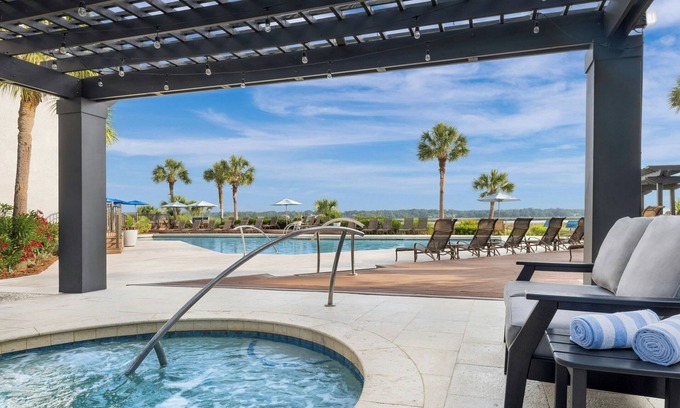 Palmetto Dunes Hotel | Marriott's Harbour Point and Sunset Pointe at Shelter Cove