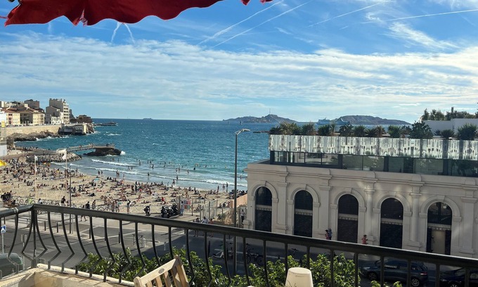 Le Pharo Apartment | Marseille apartment facing the catalan beach with superb sea view