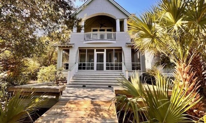 Keepers Landing House | Marsha Marsha Marsha 4 Bedroom Marsh front, Dock, Gorgeous Views. Sleeps 12!