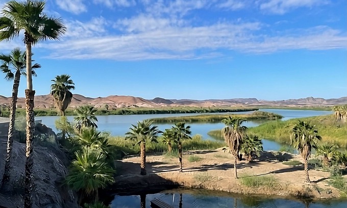Yuma House | Martinez Lake River Rental - steps to the river