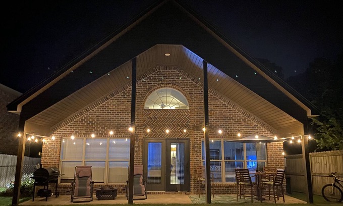 Mid America House | Marvel Lake House directly on Lake Hamilton and the Ouachita River
