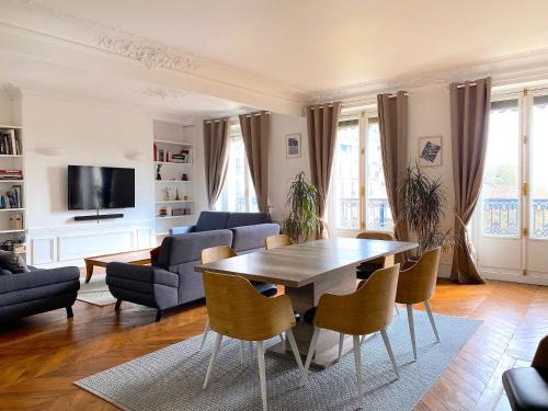 Bonne-Nouvelle Apartment | Marvellous Sunbathed 3BR at the heart of Paris