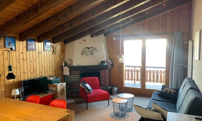 Salins Apartment | Marvelous apartment with balcony