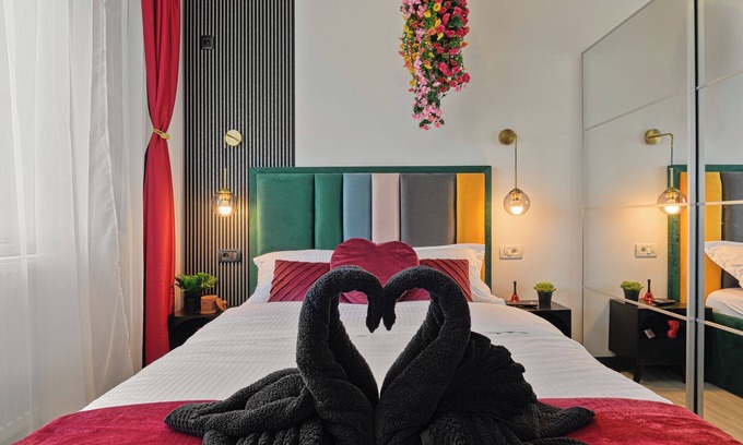 Sector 4 Apartment | Marvelous City View 3-bedroom apartment with Full Kitchen & AC in București