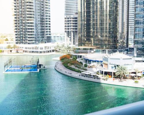 Jumeirah Lake Towers Apartment | marvelous lake-skyline view apt