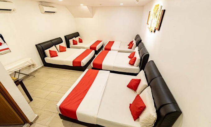 Wakaf Che Yeh Hotel | Mary J Hotel Family 10 pax room