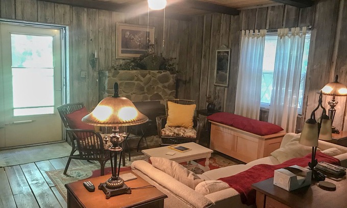High Point Apartment | Mary's Country Cottage Escape