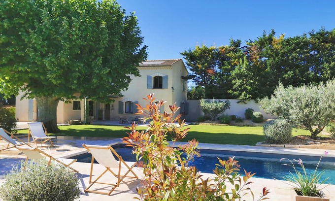 Eyragues House | Mas Climatisé à 10mn de Saint-rémy-de-provence, Piscine Chauffée, 10 Couchages