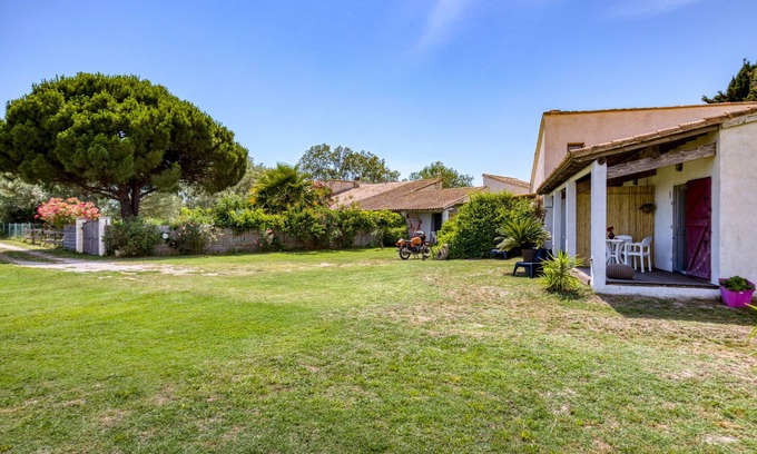 Saintes-Maries-de-la-Mer House | 'Mas Des Cypres - Mazet 5' with Private Terrace, Shared Garden and Wi-Fi