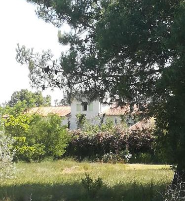 Sainte-Marie-la-Mer House | Mas des Marbres Sauvages dans un parc immense à 10mn de la plage