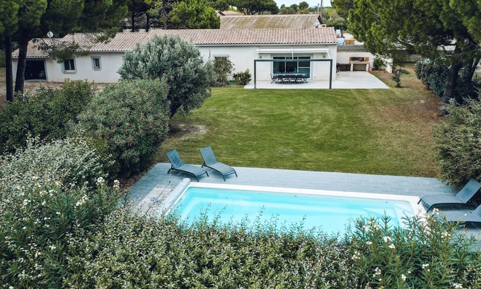 Saint-Laurent-d'Aigouze House | Mas en Camargue Avec Piscine, 8 Personnes