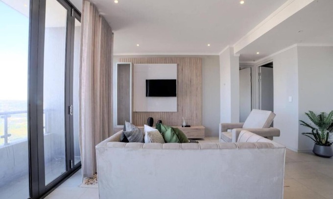 Greater Johannesburg Metropolitan Area Apartment | Masingita Towers - Premier Apt