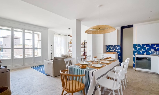 Hotel-de-Ville Apartment | MASSILIA BLUE - Grand appartement refait à neuf avec vue sur le Vieux Port
