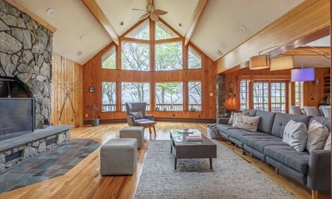 Poughquag House | Massive 4,000 sq foot chalet on more than seven acres, only 90 minutes from NYC