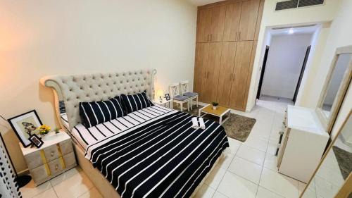 Al Barsha 1 House | Master Room with attach Bathroom Near Mall of the Emirates