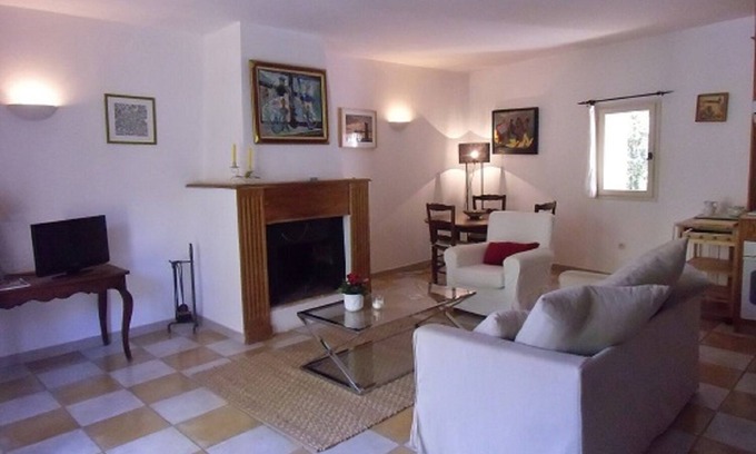 Tourbes Apartment | MATINES-A FRENCH WAY OF LIVING - BREAKFAST IN THE GARDEN, WINE around the Pool