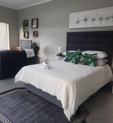 Port Elizabeth Apartment | Matrix Cottage