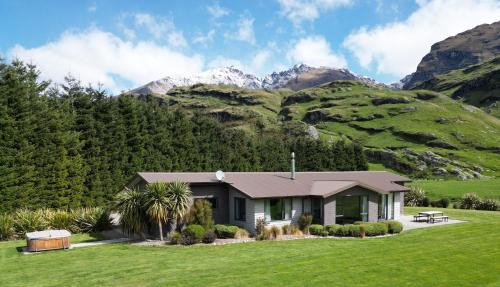 Queenstown Lakes District House | Matukituki Lodge