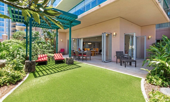 Kaanapali Condo | Maui Resort Rentals: Honua Kai – 6 Total Bedrooms, Groundfloor Residences, Over 3500 Combined Sq. Ft., Large Lawn Areas, Steps to Pools/Beach/B.B.Q.s!