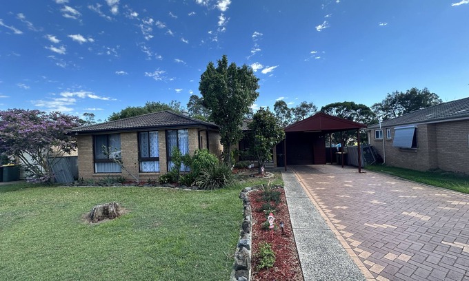 Cessnock House | Mavis by the golf course