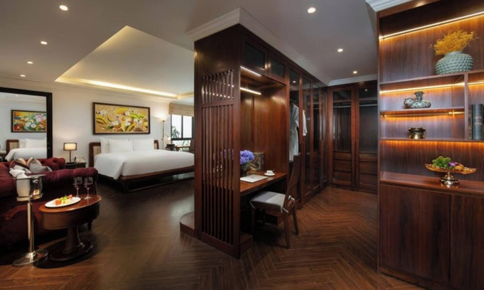 Hanoi Backpacker Quarter Apartment | MAY DE VILLE Crown Hotel 1