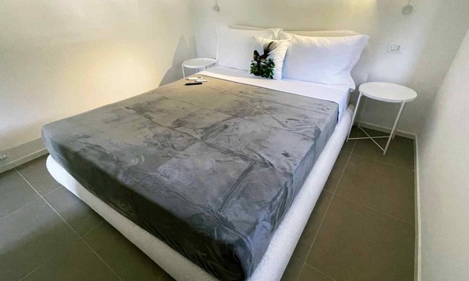 La Spezia Apartment | May's House, Holiday Home, Acquasanta, Apartment A