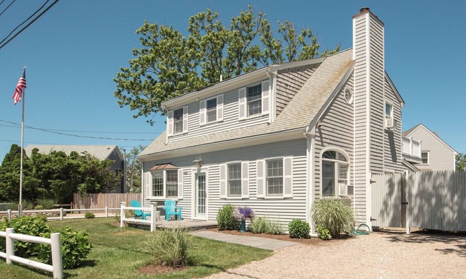 Dennis House | Mayflower Beach Luxury Home - Walking Distance to Beach