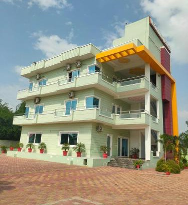 Malihabad Hotel | Mb Garden and Resort