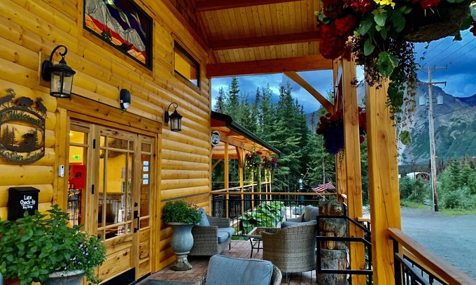 McKinley Park Cabin | McKinley Creekside Cabins