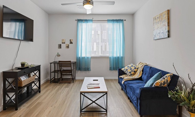 Downtown Baltimore Apartment | Mdrn Dwntwn 2bd/2ba - Near M&T|Oriole Park|Harbor