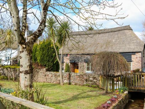 Torquay House | Meadow Thatch