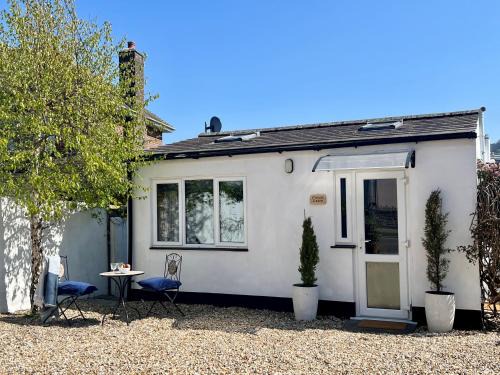 Bridport House | Meads Cabin