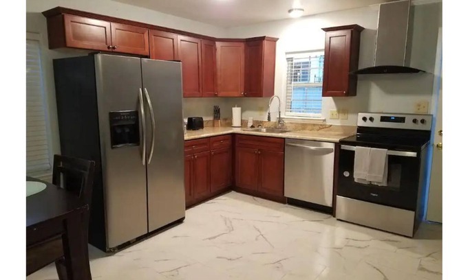 City Center Medford Cottage | Medford 2-Bedroom Cottage to movie, park, downtown
