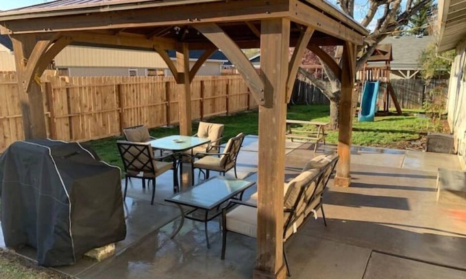 Medford House | 🌟 🥂 Medford’s BEST 📣 🌟 💕Clean, Modern, Private💕