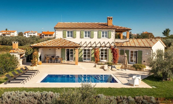 Kastelir-Labinci Villa | MEDITERANIAN VILLA SIROK WITH POOL AND SAUNA