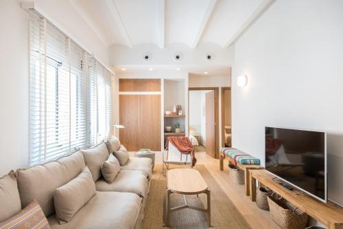 El Guinardo Apartment | Mediterranean retreat with 4 bedroom and 3 bathrooms