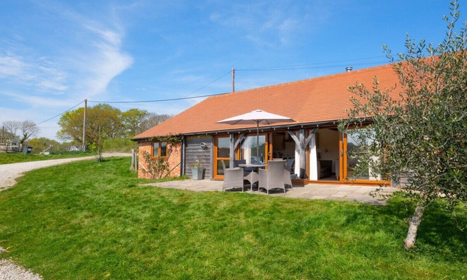 Beckley House | Medlars - Two Bedroom House, Sleeps 4
