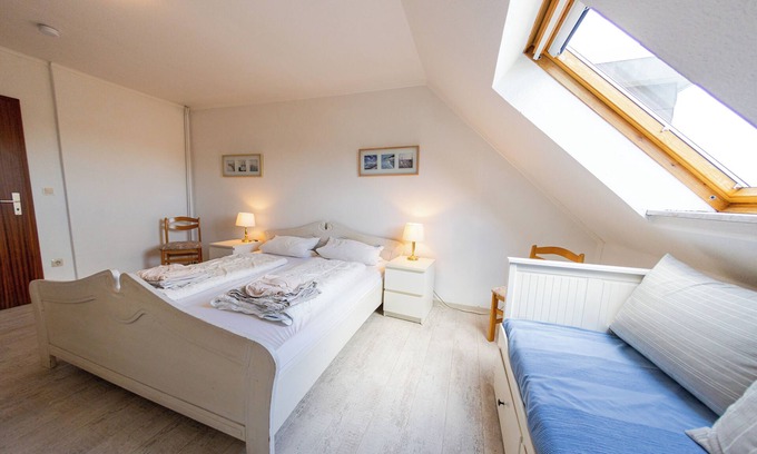 Horumersiel Apartment | "Meeresrauschen" - your retreat at the Deichkieker guesthouse - pets allowed