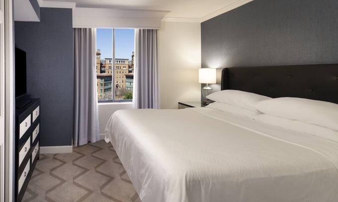 West End Hotel | Melrose Georgetown Hotel One Bedroom Suite! Near White House