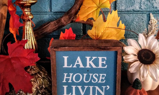 New London House | Memorial and Labor Day still available!