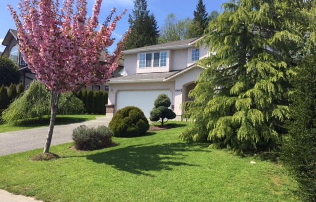 Sooke Apartment | Memory Lane Guest Suite