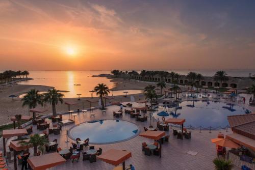 Dhahran Resort | Mena Holiday Beach Resort Half Moon