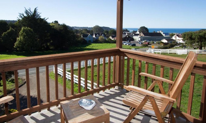 Mendocino Apartment | Mendocino View West