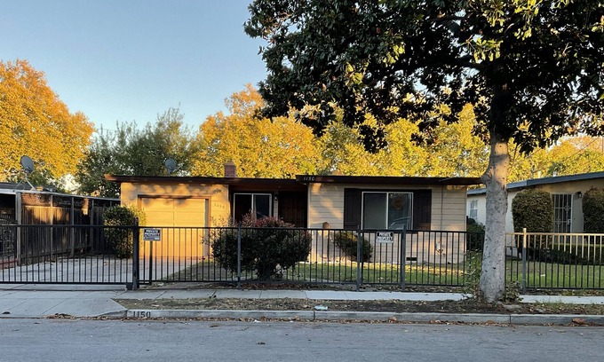Menlo Park House | Menlo Park Entire House 3B/1B-2 car parking-W/Dryer