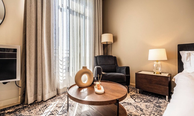 Menlyn Apartment | Menlyn Maine Luxury Studio|Free Parking|24hr Concierge|King Bed
