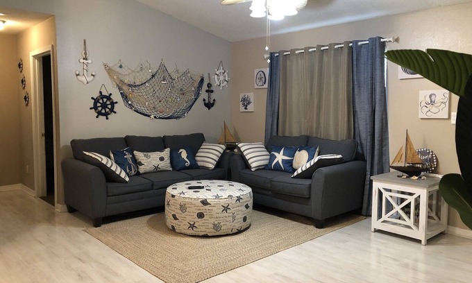 Florida Panhandle House | Mental Health Getaway W/Large Private Backyard/Fire Pits Gas & Wood!