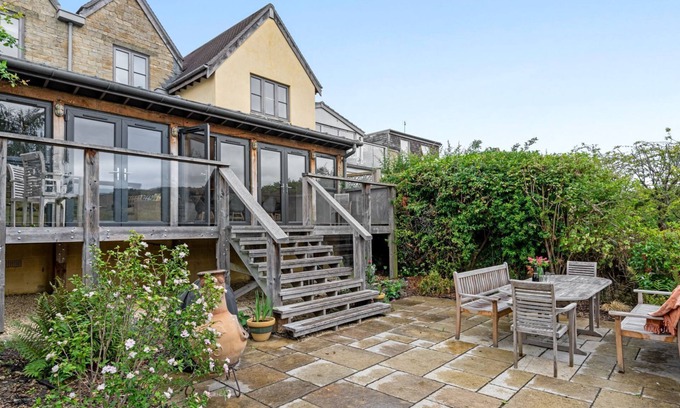 Winchcombe House | Mercia House - sleeps 8 guests in 4 bedrooms